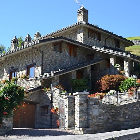 B&B Les Fleurs Gignod ภายนอก รูปภาพ