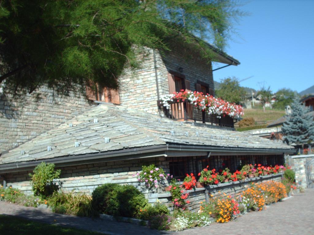 B&B Les Fleurs Gignod ภายนอก รูปภาพ