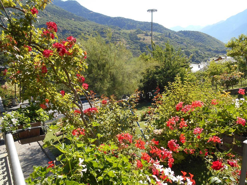 B&B Les Fleurs Gignod ภายนอก รูปภาพ