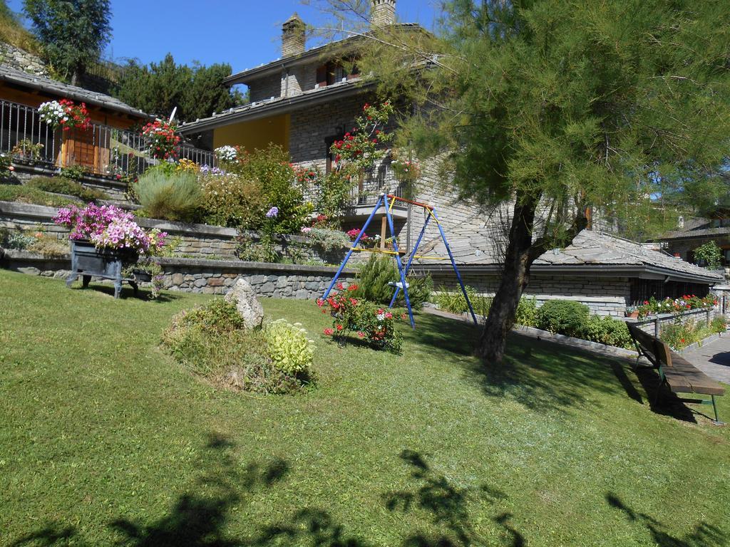 B&B Les Fleurs Gignod ภายนอก รูปภาพ