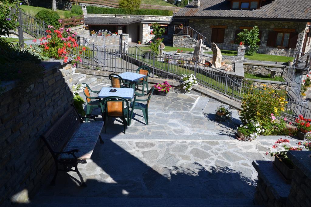 B&B Les Fleurs Gignod ภายนอก รูปภาพ