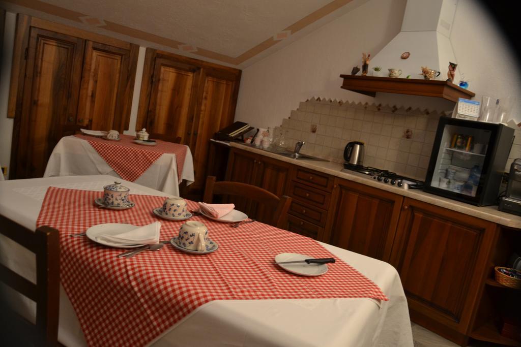 B&B Les Fleurs Gignod ภายนอก รูปภาพ