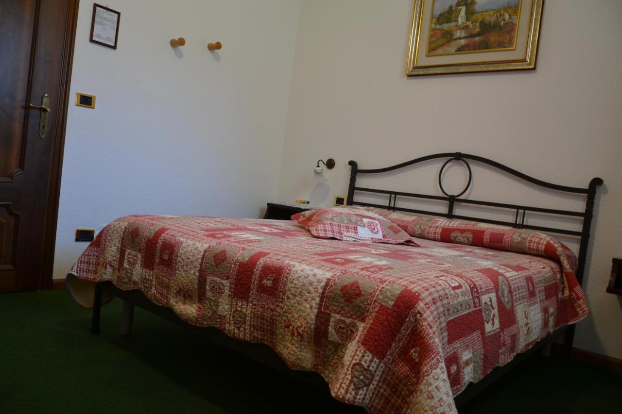 B&B Les Fleurs Gignod ห้อง รูปภาพ